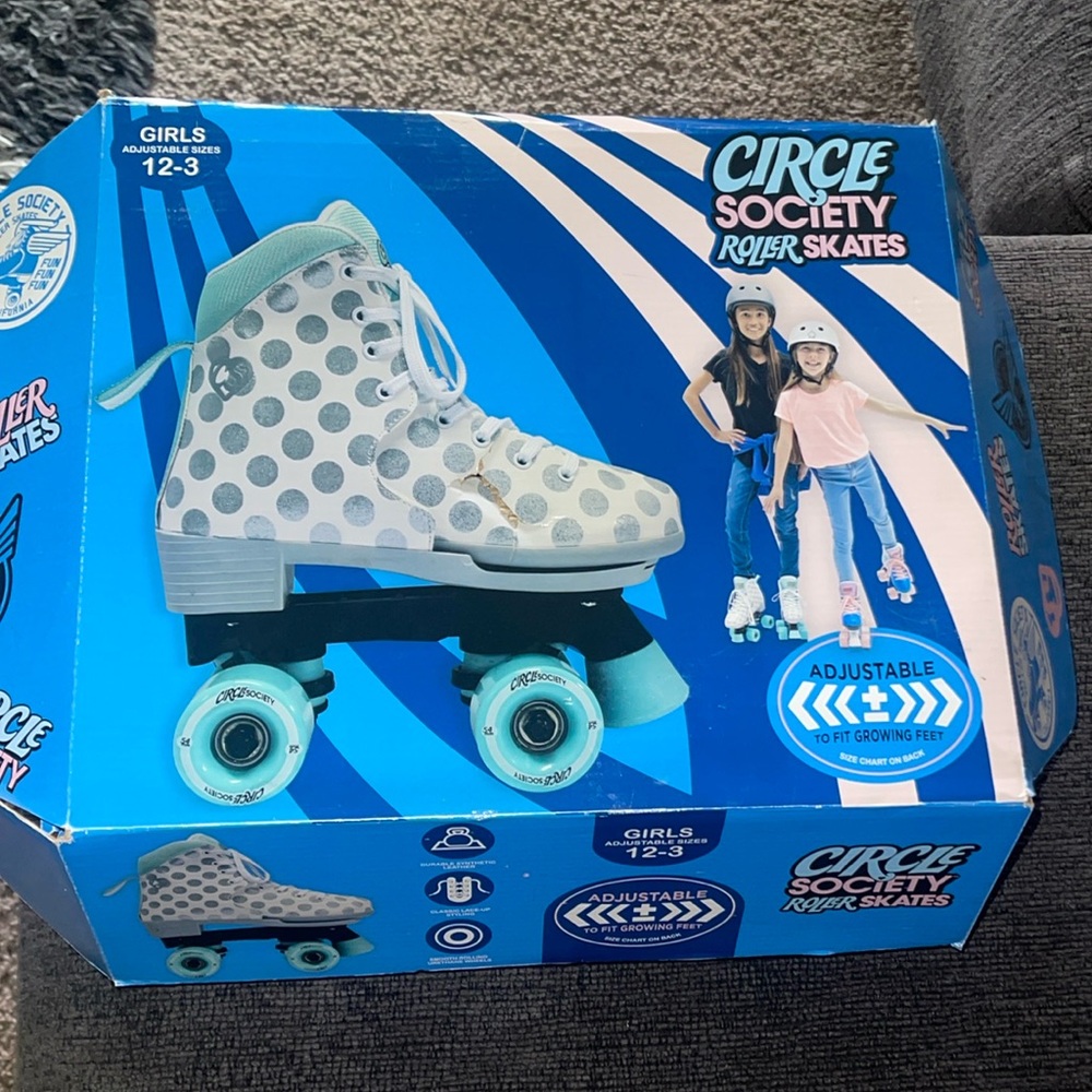 Circle Society Roller Skates adjustable 12-3 Girls